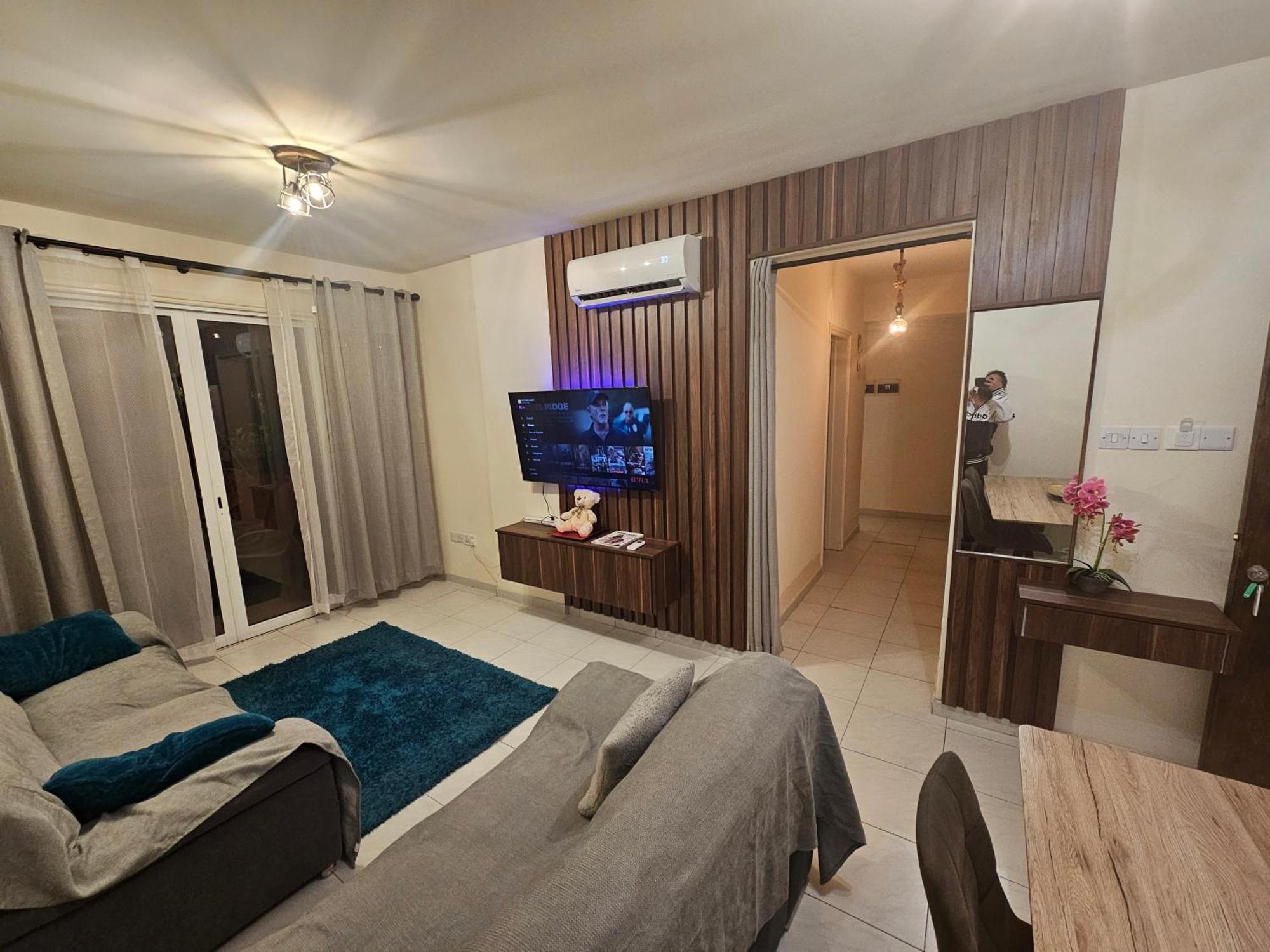 Stefaris "Koutsou Court 105" Apartment Larnaca Exterior photo